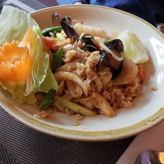 ข้าวผัดต้มยำทะเล
